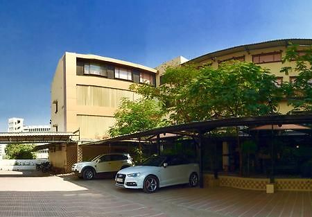 Hotel Orange Inn Sarkhej Exterior foto